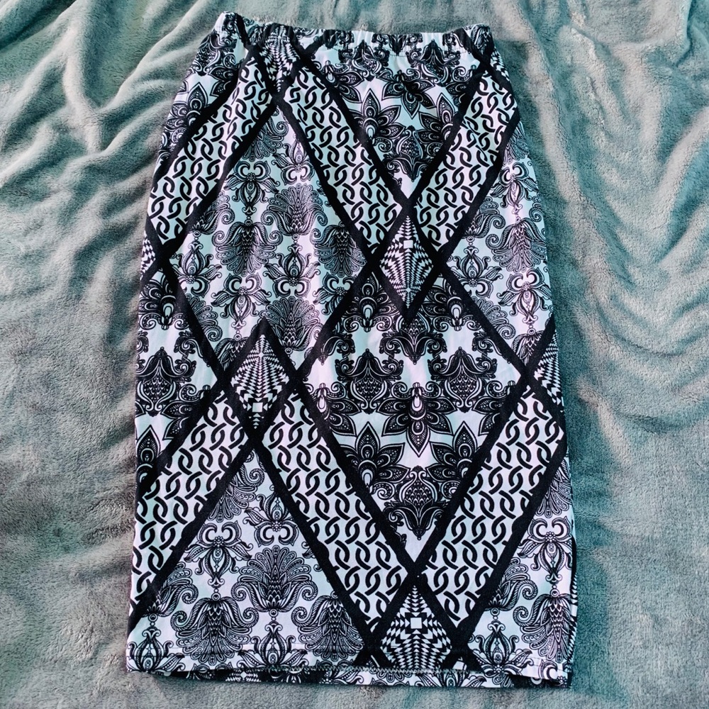 Black designed bodycon pencil skirt